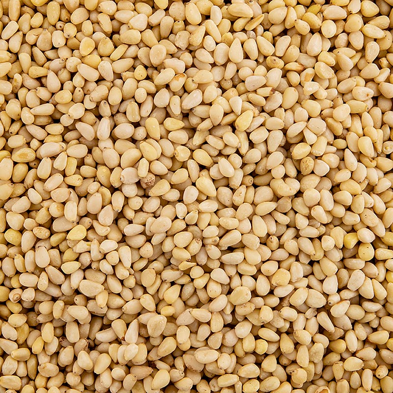 Pijnboompitten, afkomstig uit China, verpakt in een zak van 1 kg