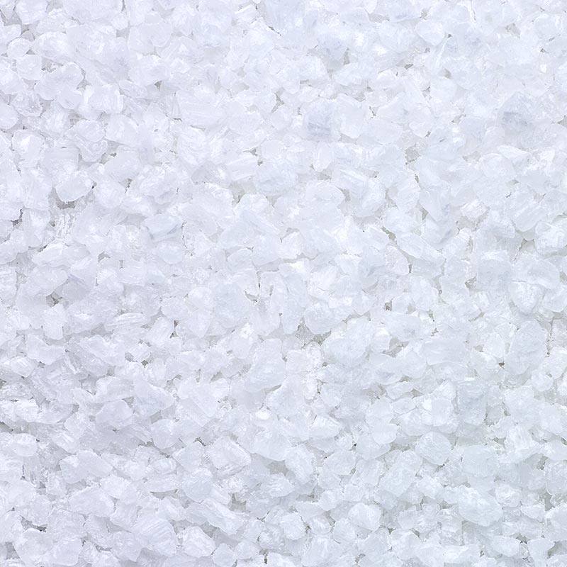 Zeezout, grof en droog, afkomstig uit Italië, verpakt in een zak van 1 kilogram