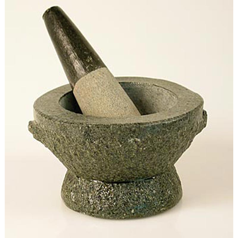 Stenen mortel met een buitendiameter van 15 cm, een binnendiameter van 11 cm, een hoogte van 9 cm en een gewicht van ongeveer 2,2 kg, verkrijgbaar in een enkele stuk