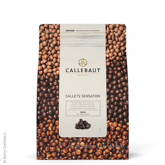 Callets Sensation Milk, melkchocolade parels met 33% cacao, verpakt in een 2,5 kg verpakking van het merk Callebaut