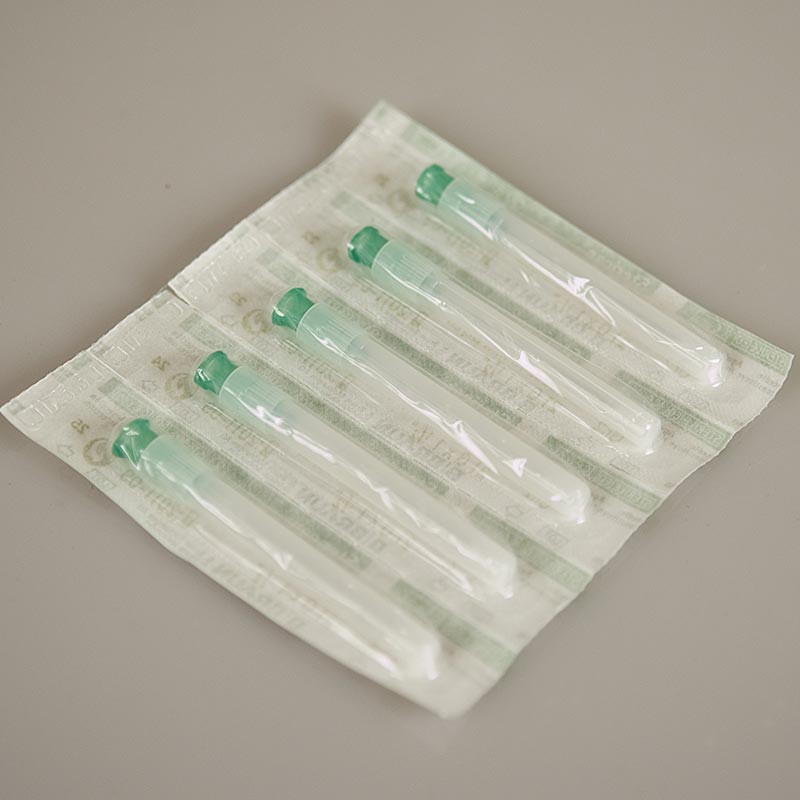 Pack of 100 disposable syringe needles (20ml) for medical use