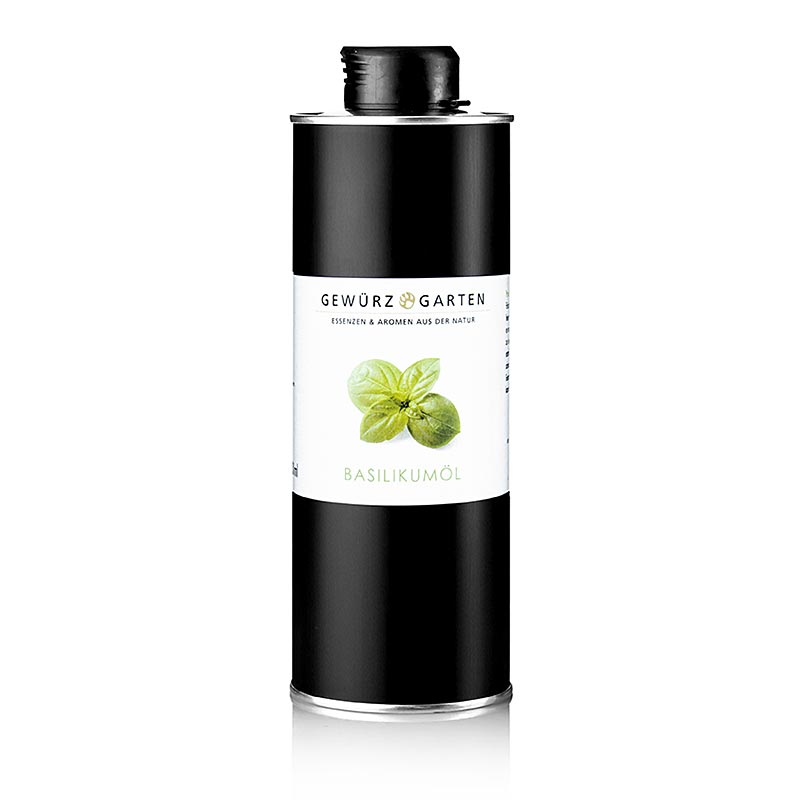 A 500 ml bottle of Gewürzgarten basilicumolie in koolzaadolie, a fragrant and flavorful basil oil infused in rapeseed oil for culinary use